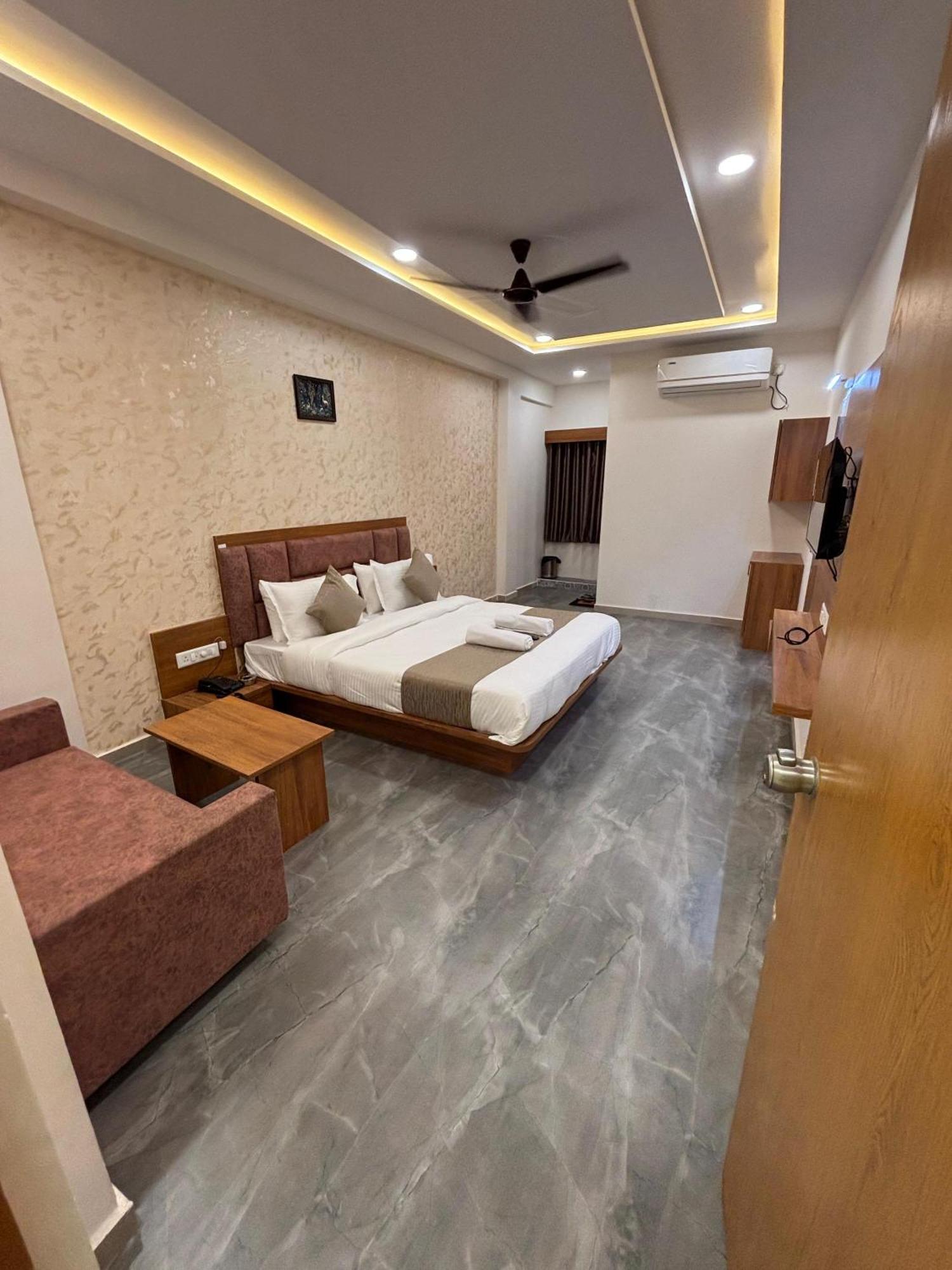 Bharuch Hotel Mountain מראה חיצוני תמונה