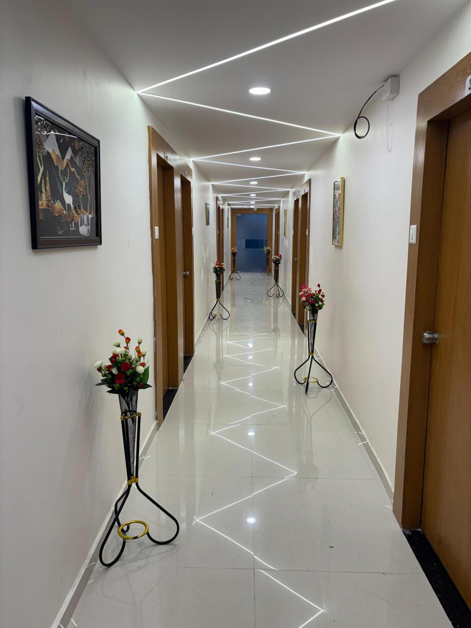 Bharuch Hotel Mountain מראה חיצוני תמונה