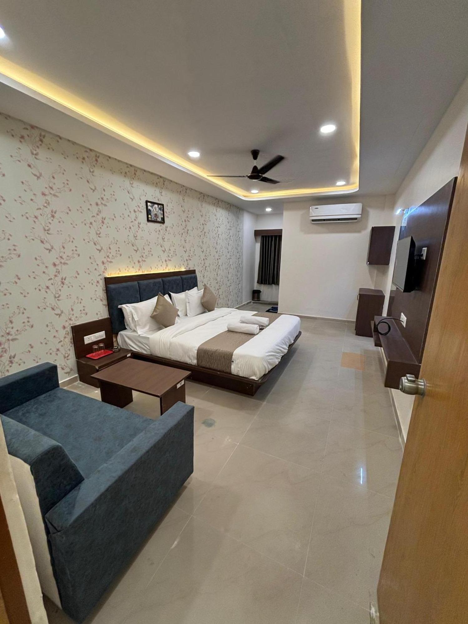 Bharuch Hotel Mountain מראה חיצוני תמונה